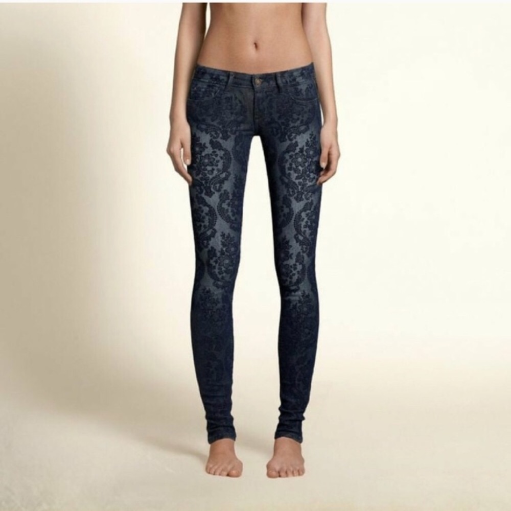 Hollister beautiful velvet floral design jeans